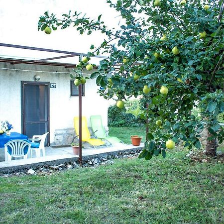 Apartman Dina Risika Exterior foto